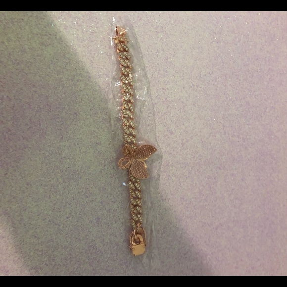 Pink Rhinestone Butterfly Bracelet. - Picture 5 of 7
